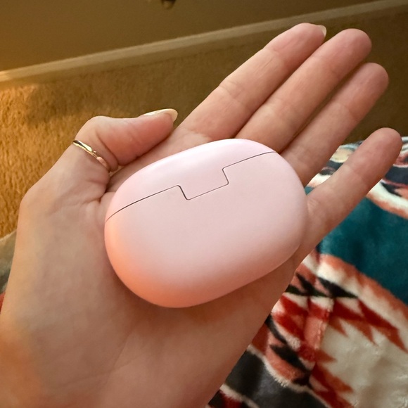 Beats Pink Wireless Earbuds with Charging Case - Picture 3 of 6